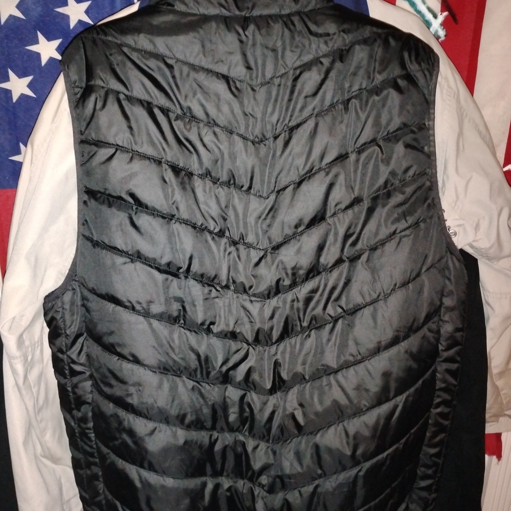 Source Unknown Black Quilted Vest - image 4